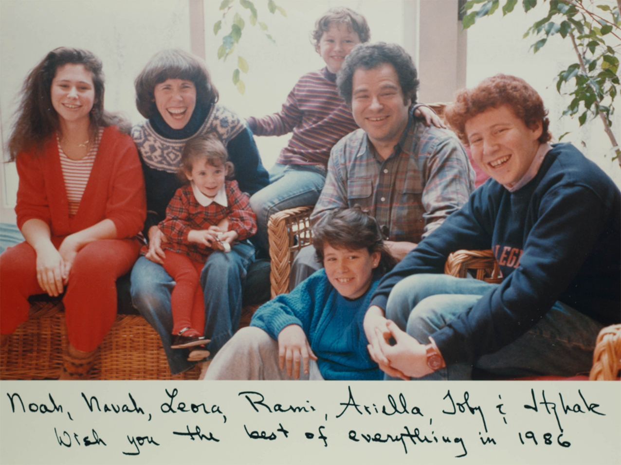 Itzhak Perlman poses with his family